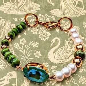 Green Apple Minty Glass Beads W/ Natural Pearls And Swarovski Center Bracelet